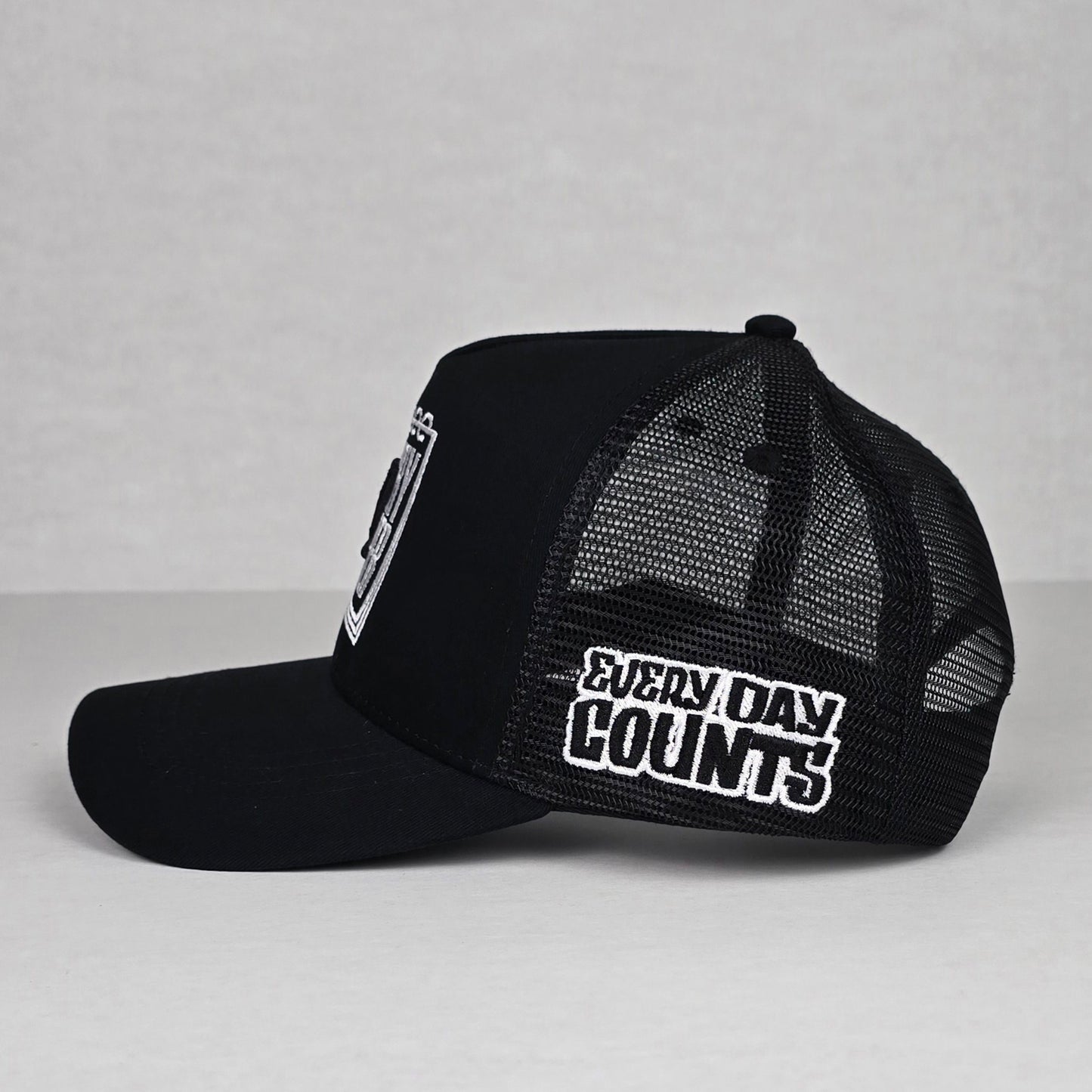 J2D Hat - Blk/White